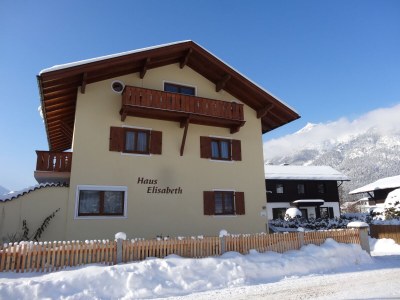 Holiday apartment Haus Elisabeth Apt. "Zugspitz" - Outdoor photo 8