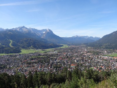 Holiday apartment Haus Elisabeth Apt. "Zugspitz" - Environment photo 18