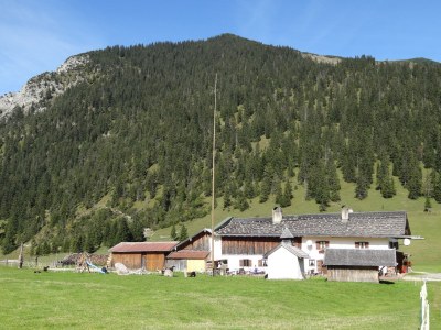 Holiday apartment Haus Elisabeth Apt. "Zugspitz" - Environment photo 21