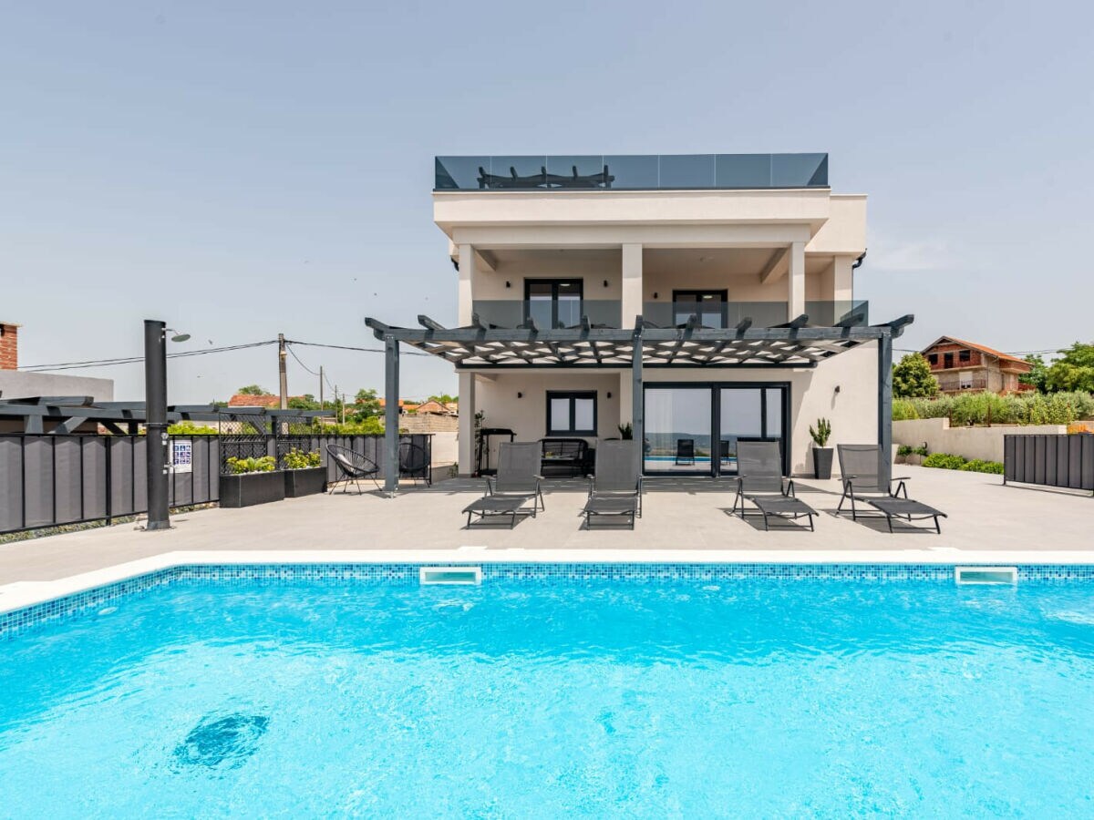 Villa Villa Katarina with pool and jacuzzi - Outdoor photo 4