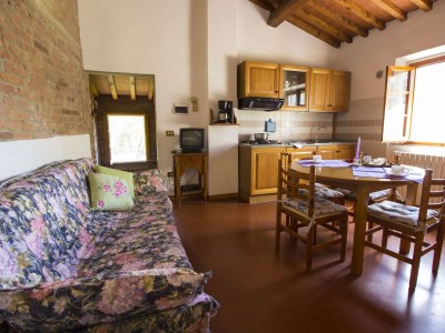 Holiday apartment 3-room holiday apartment with pool on picturesque estate - Features photo 7