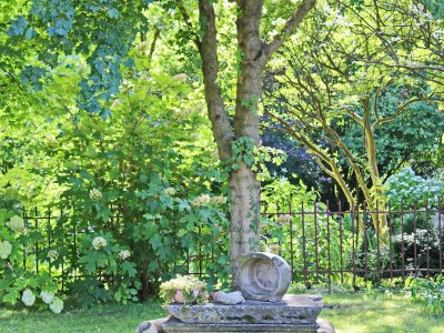 Holiday house "Artuico" with garden in castle - Outdoor photo 13