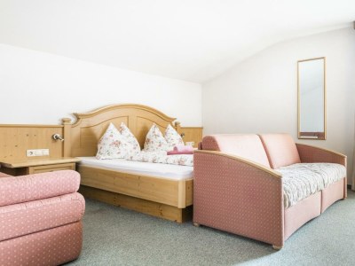 Apartment Ferienwohnung Schartlhof (1-11 Pers./3 SZ, 1 WSR) - Features photo 46