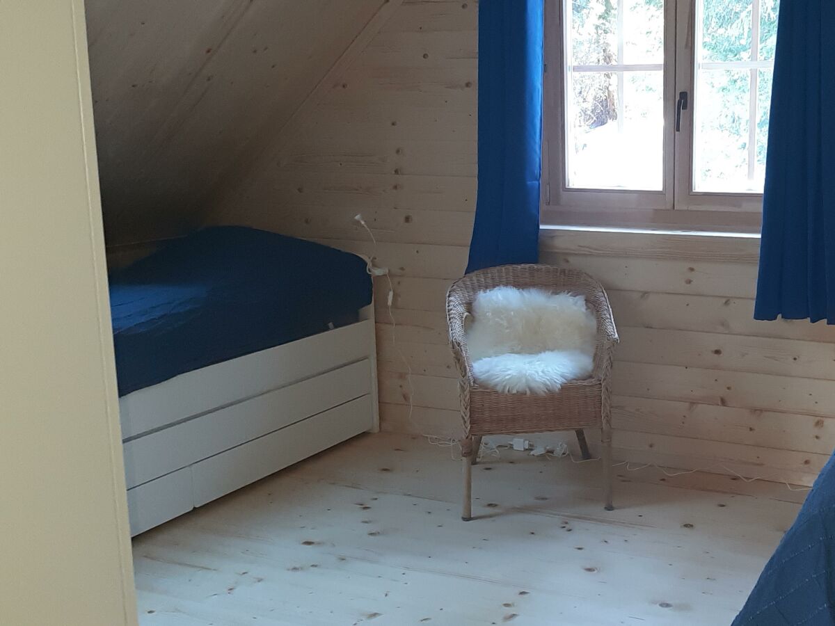 Holiday room Ferienhaus, Dusche und Bad, WC, waldseitig - Outdoor photo 5