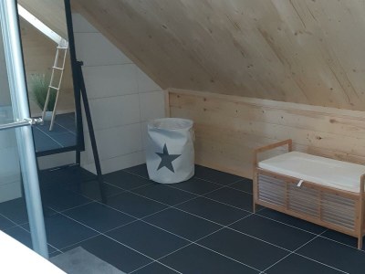 Holiday room Ferienhaus, Dusche und Bad, WC, waldseitig - Outdoor photo 41