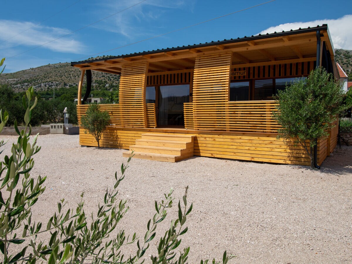 Holiday house No title