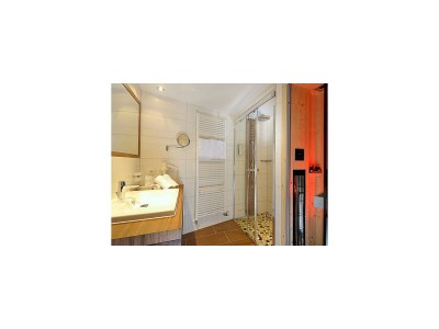 Apartment "TOP 4" / 2 Schlafz./Wohnküche/DU/BAD/WC - Features photo 11