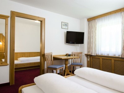 Holiday room Dreibettzimmer mit Dusche, WC - Features photo 22