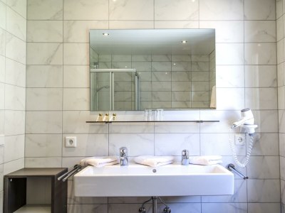 Holiday room Dreibettzimmer mit Dusche, WC - Features photo 25