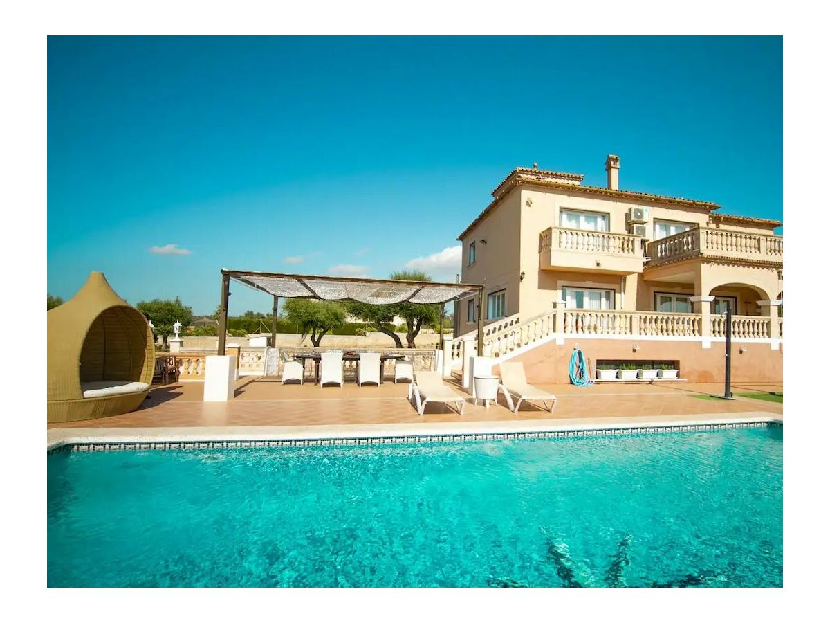 Holiday house Luxurious villa by Versace