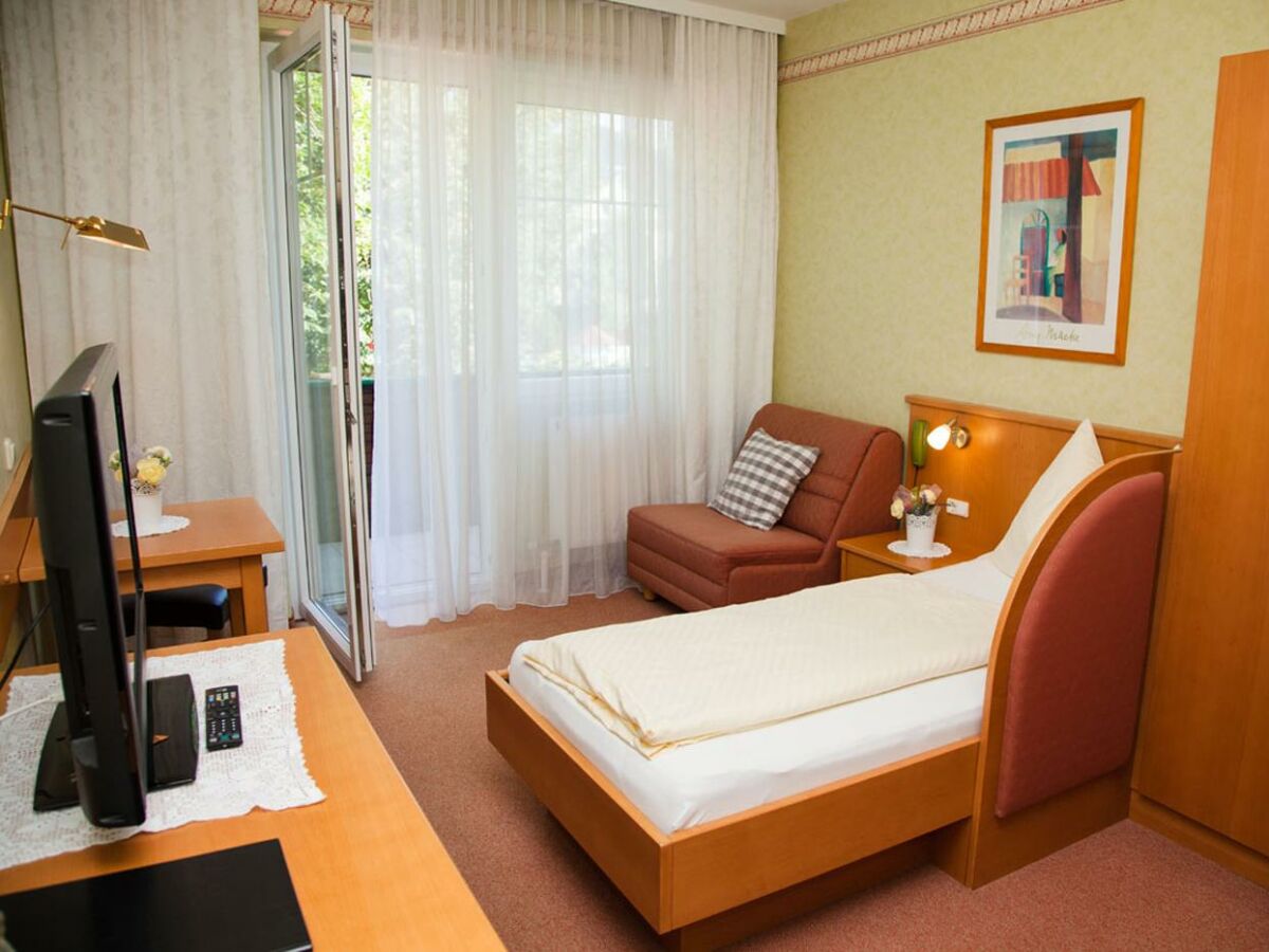 Holiday room Einzelzimmer, Dusche, WC, Wohn-/Schlafraum