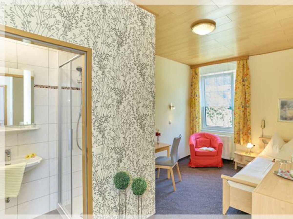 Holiday room Einzelzimmer, Dusche, WC, Wohn-/Schlafraum - Outdoor photo 2