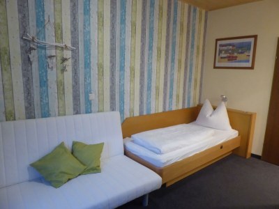 Holiday room Einzelzimmer, Dusche, WC, Wohn-/Schlafraum - Outdoor photo 18