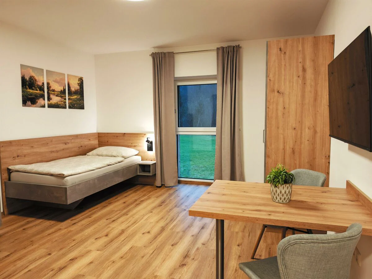 Holiday room Einzelzimmer, Dusche, WC, Wohn-/Schlafraum