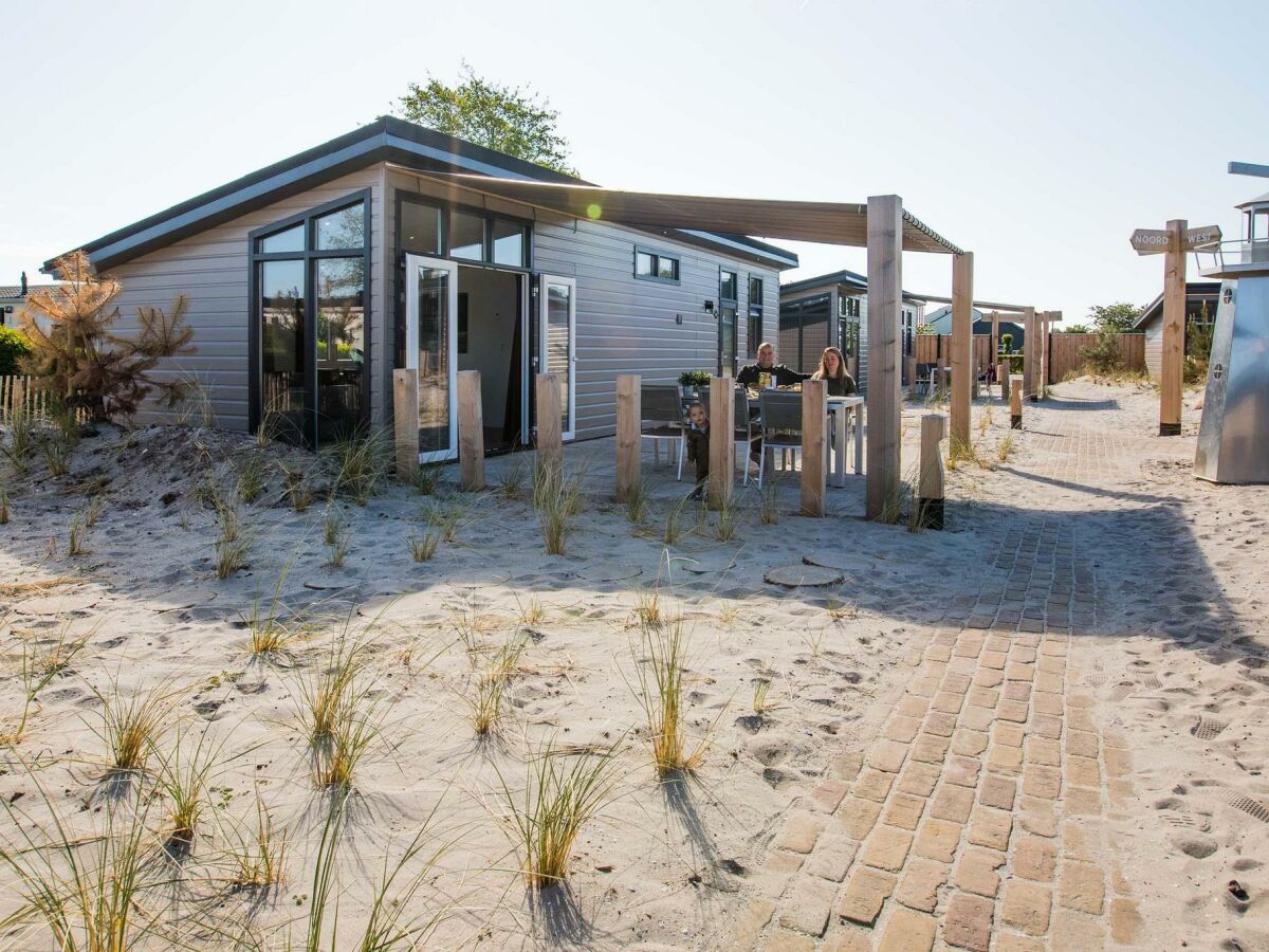 Holiday house Duinlodge 4 + 2 - Outdoor photo 2