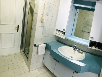 Apartment Ferienhaus, Dusche oder Bad, WC, 2 Schlafräume - Features photo 29