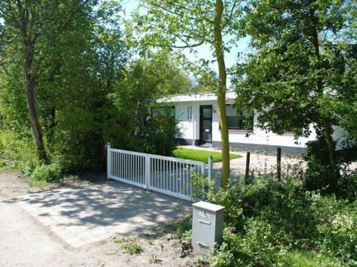Holiday house VZ1185 Vakantiebungalow in Oostkapelle - Outdoor photo 2