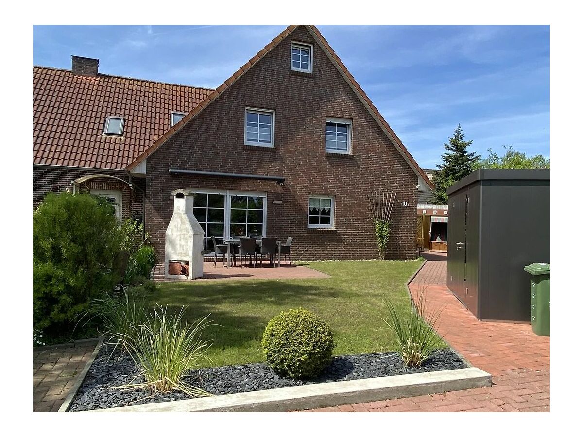 Holiday house No title