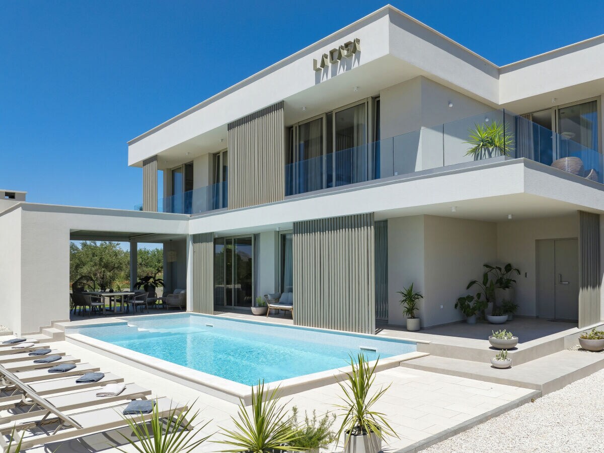 Villa 5* Luxury villa La Casa with heated pool and sauna