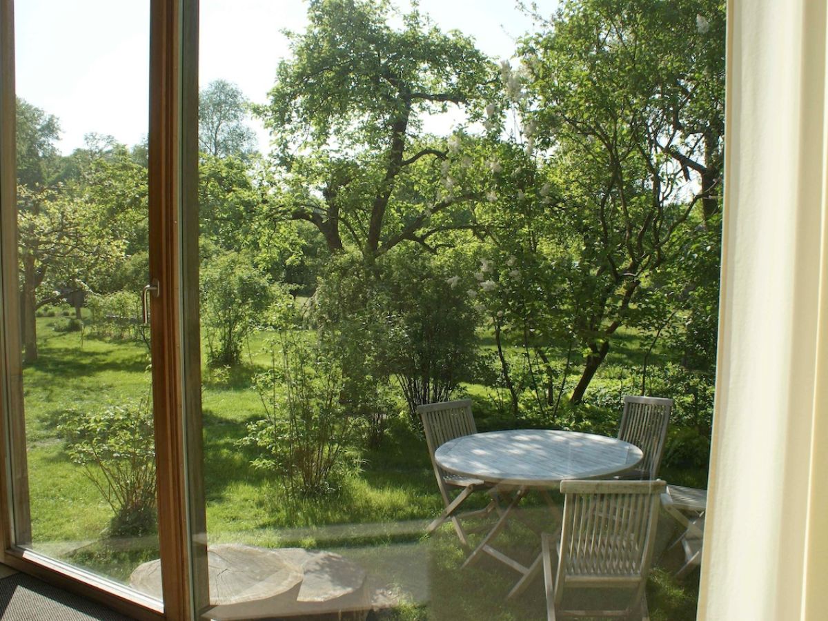 Holiday apartment Large garden apartment. - Outdoor photo 5