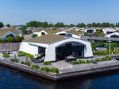 Bungalow On the water with a hot tub - Outdoor photo 4