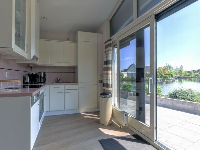 Bungalow On the water with a hot tub - Features photo 18