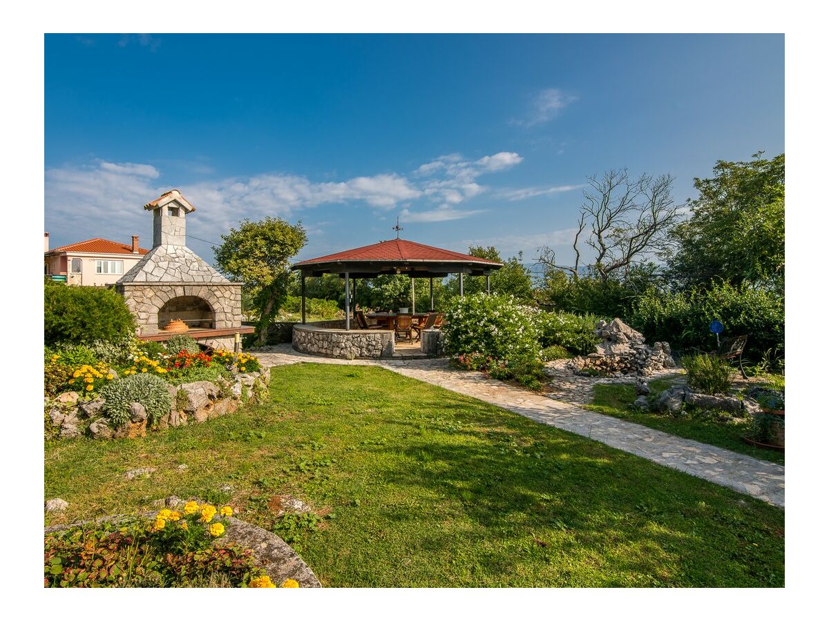 Holiday apartment Sara – Garten & Grill, in der Nähe des Sandstrandes Sv. Marek - Outdoor photo 5