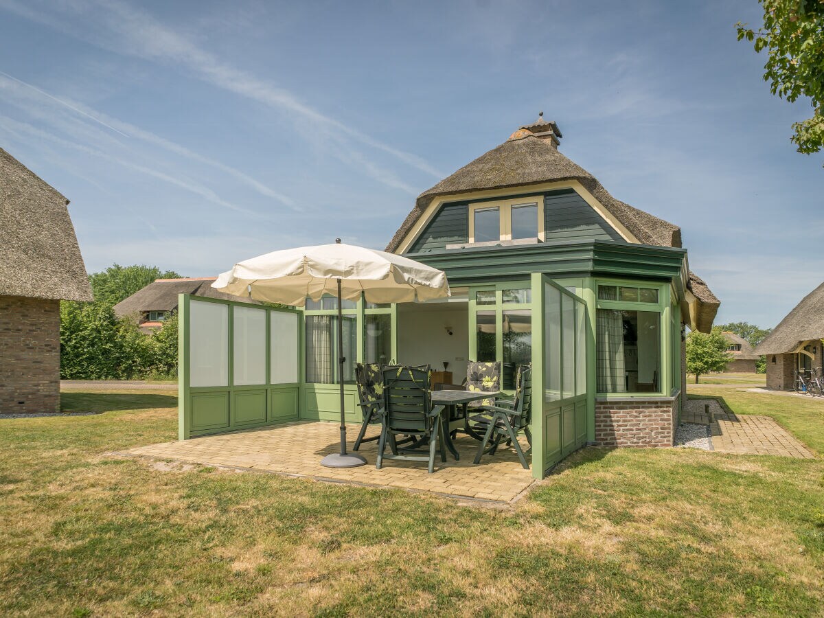 Villa The Buitenhof with conservatory - Outdoor photo 2