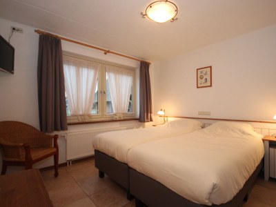 Villa The Buitenhof with conservatory - Features photo 9