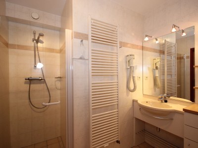 Villa The Buitenhof with conservatory - Features photo 12