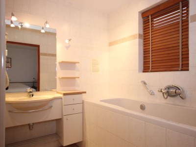 Villa The Buitenhof with conservatory - Features photo 13