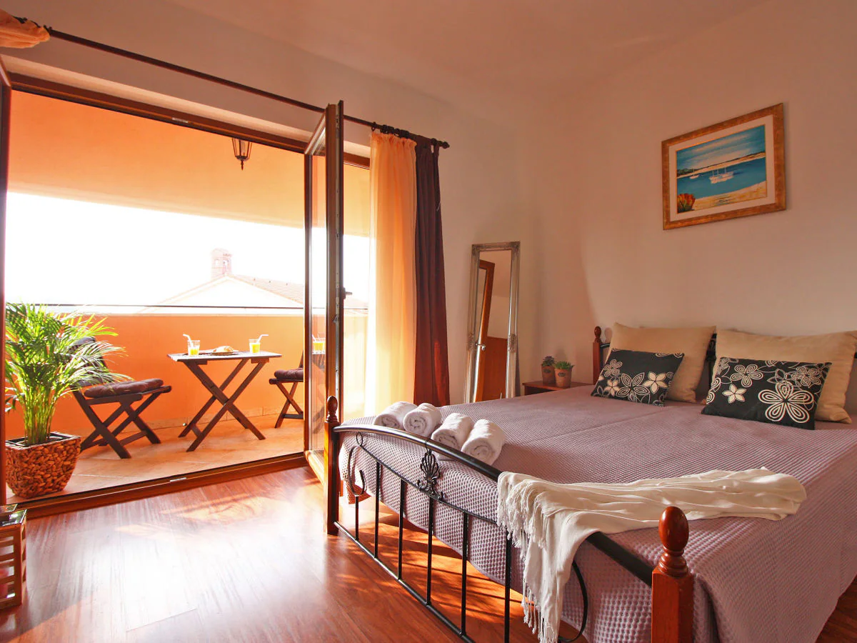 Holiday apartment Apartment N.1 (3+2) 150 m from the beach