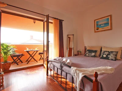 Holiday apartment Apartment N.1 (3+2) 150 m from the beach in Fažana - Holiday apartment