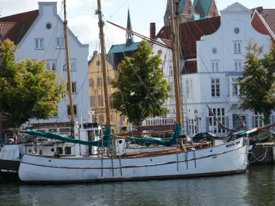 Holiday apartment warehouse loft at historic port - Outdoor photo 3