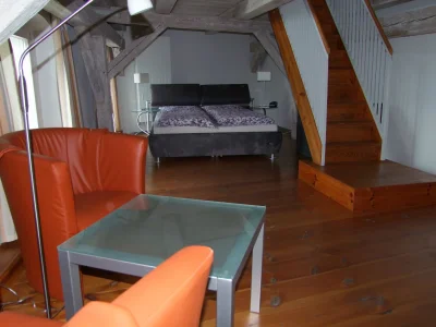 Holiday apartment warehouse loft at historic port - Features photo 14