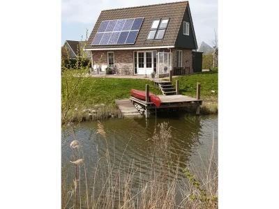 Holiday house Beachvilla Grachtenblik in Makkum - Holiday house