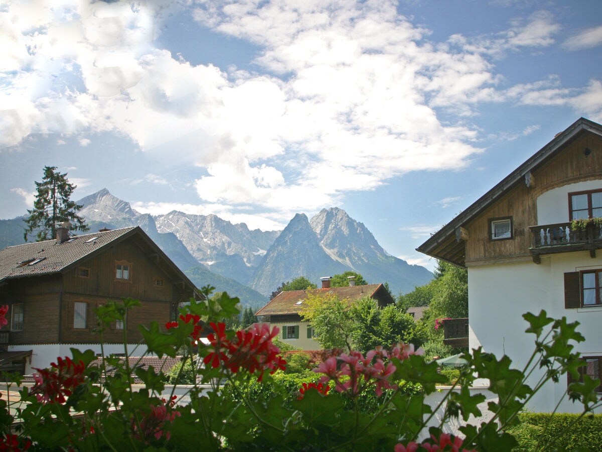 Holiday apartment Landhaus Alpenglühen H4