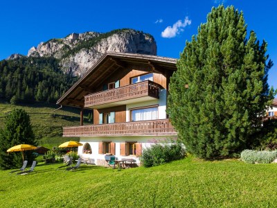 Holiday apartment Forelle "Large garden-flat" in Wolkenstein in Gröden - Holiday apartment