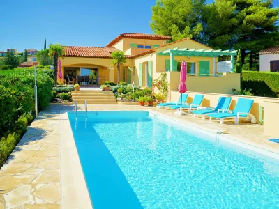 Villa with pool and fantastic sea view in Saint-Aygulf in Saint-Aygulf - Villa