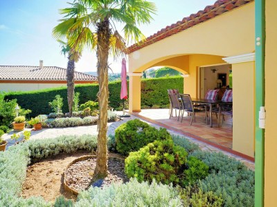 Villa with pool and fantastic sea view in Saint-Aygulf - Outdoor photo 6