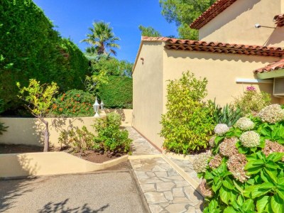 Villa with pool and fantastic sea view in Saint-Aygulf - Outdoor photo 9