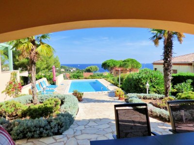 Villa with pool and fantastic sea view in Saint-Aygulf - Features photo 13