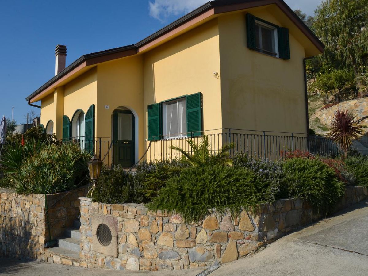 Holiday apartment Coldirodi, San Remo