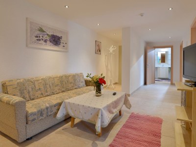 Holiday apartment On the lower floor of the house Johann - Features photo 8