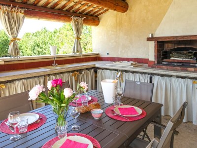 Holiday house with pool in Provence in L'Isle-sur-la-Sorgue - Outdoor photo 11