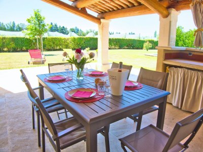 Holiday house with pool in Provence in L'Isle-sur-la-Sorgue - Outdoor photo 13