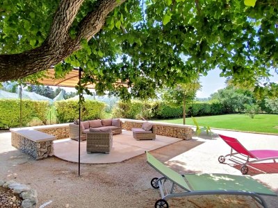 Holiday house with pool in Provence in L'Isle-sur-la-Sorgue - Outdoor photo 18