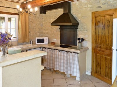 Holiday house with pool in Provence in L'Isle-sur-la-Sorgue - Features photo 25