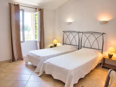 Holiday house with pool in Provence in L'Isle-sur-la-Sorgue - Features photo 27