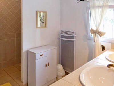 Holiday house with pool in Provence in L'Isle-sur-la-Sorgue - Features photo 29